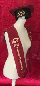 Abschlussset – Robe, Schal & Doktorhut personalisiert